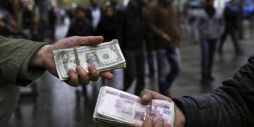 قیمت جدید دلار، یورو و سایر ارزها ۲۲ مهر ۱۴۰۴/ سرعت ریزش دلار تند شد