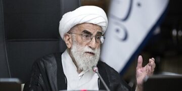آیت‌الله جنتی: جایگاه زنان در اسلام کرامت‌بخش است، غرب فقط استثمار می‌کند