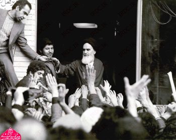 این است انقلاب ملی: رهبری که طاغوت شرق و غرب را شکست داد