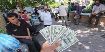 قیمت دلار، یورو و سایر ارزها امروز سه‌شنبه ۲۷ مردادماه ۱۴۰۵/ دلار از این مرز مهم قیمتی عبور کرد + جدول